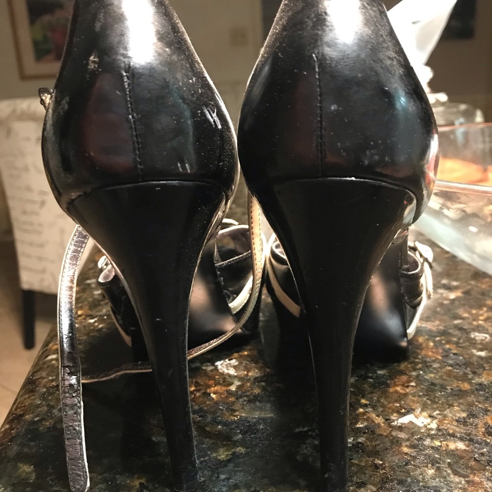 Heels - Picture 8 of 8